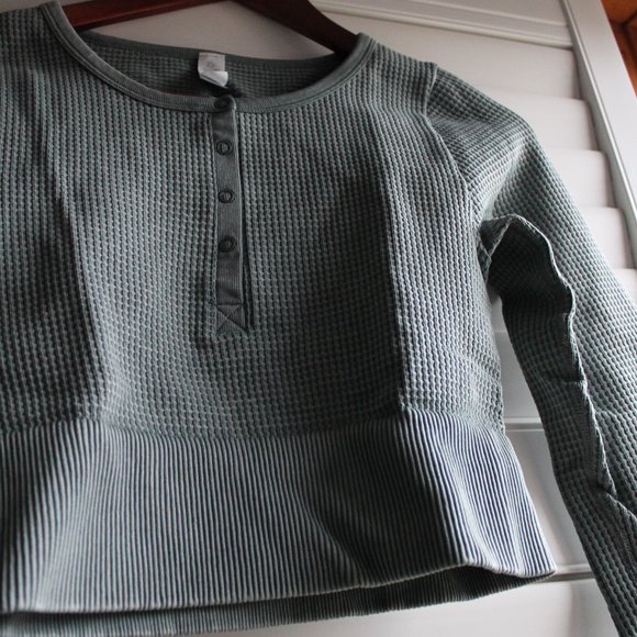 OFFLINE Main Squeeze Seamless Waffle Cropped Henley T-Shirt - Picture 2 of 6